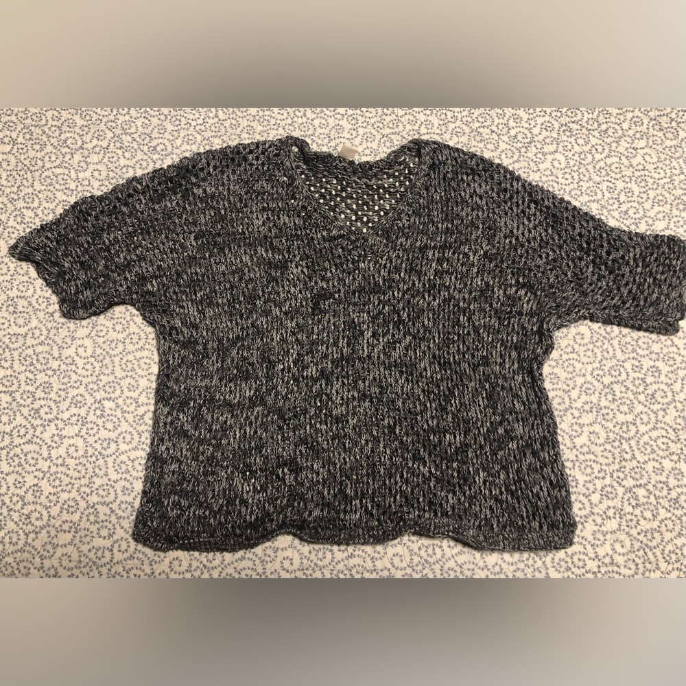 Mossimo Cropped Black and White Sweater Size L/G
